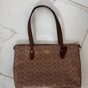 NWT Coach Tan and Brown Gallery Tote with classic signature pattern